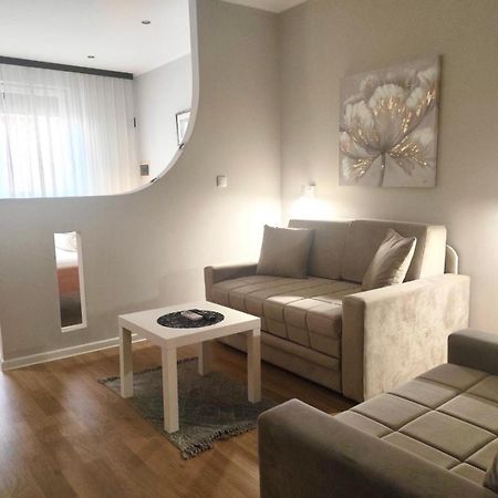 Apartments & Accommodation Stojic โนวีซาด ภายนอก รูปภาพ